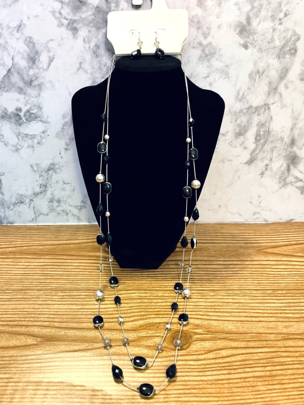 NWT Kohl’s COLOR Necklace and Earring Set Silver Tone and Black Double-Layered